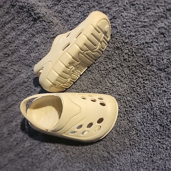 Infant faux crocks - Picture 2 of 2